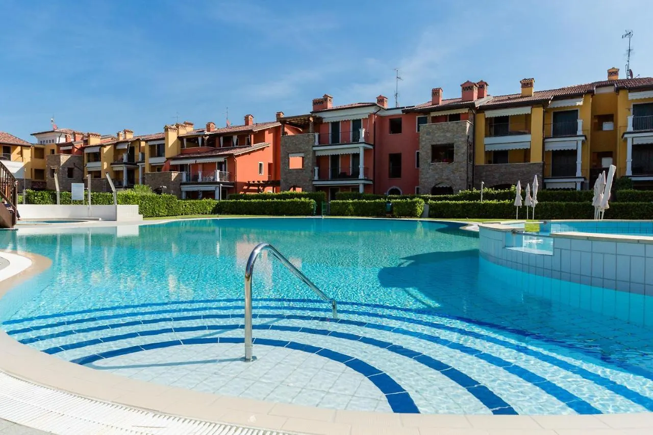 Appartamento Corina Сирмионе
